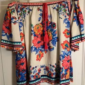 Flying Tomato off-shoulder floral top